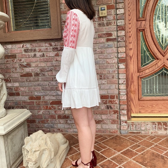 Flowy red and white dress - Picture 3 of 4